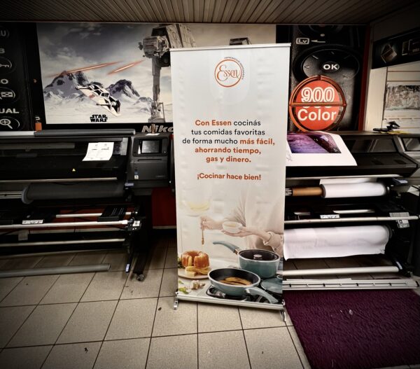 Banner con estructura Roll Up.